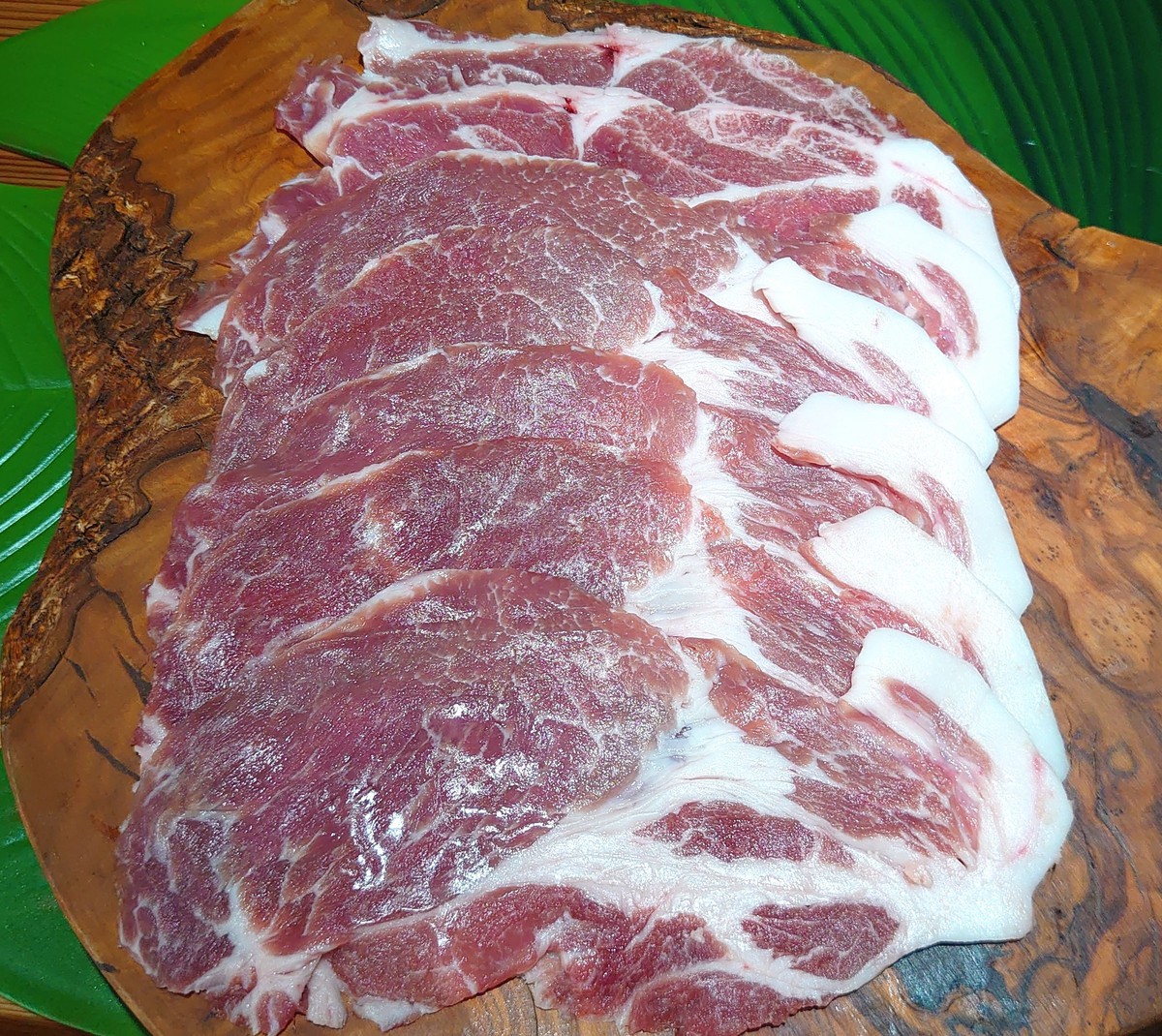 北海道産放牧豚　<BR>肩ロース肉　スライス250g<BR>しゃぶしゃぶ・焼肉・鍋などに