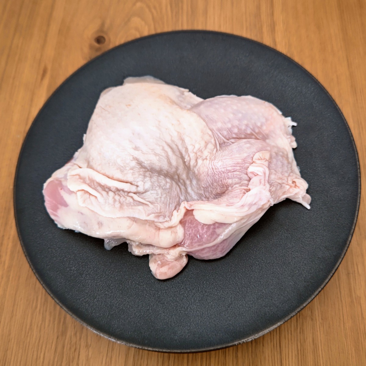 徳島産平飼い鶏<BR>もも肉　280g~300g<BR>焼き物・煮物・揚物