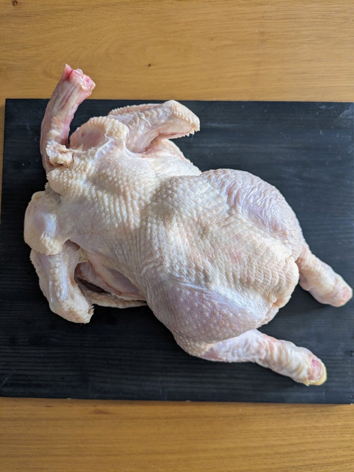 徳島産平飼い鶏<BR>丸1羽中抜<BR>✨サムゲタンやローストのパーティー料理に!