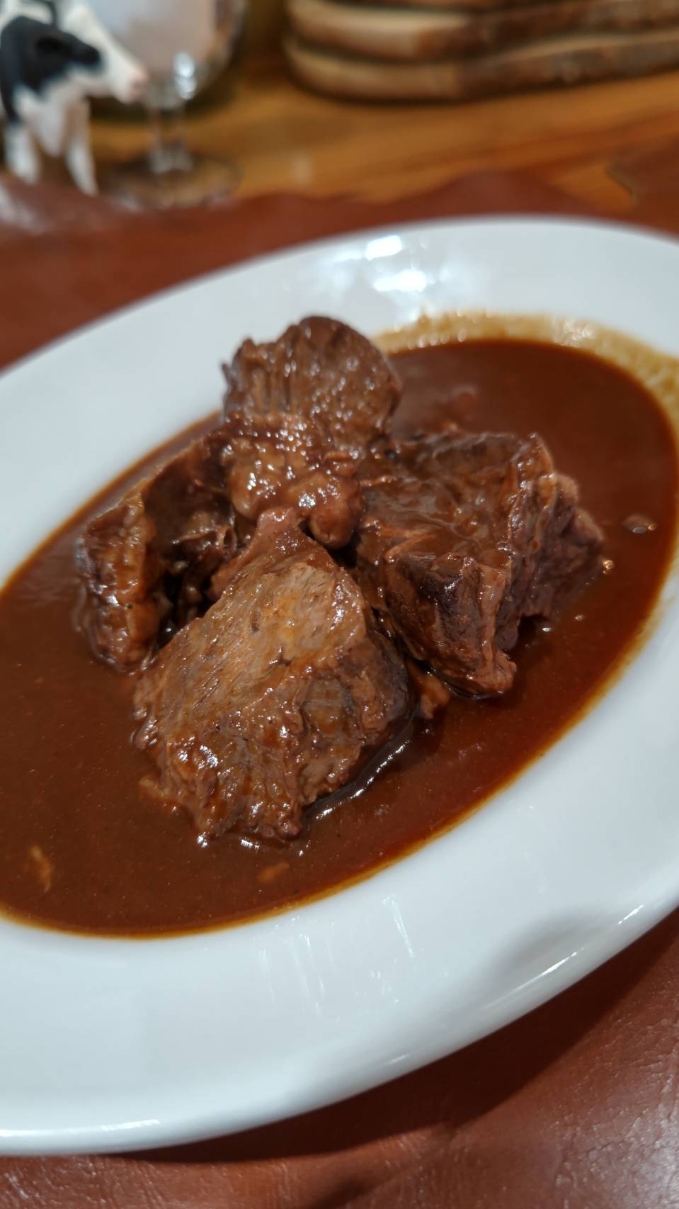 NZ産牧草牛デミグラス煮込み 320g　2〜4人前<BR>牧草牛ブランド！シルヴァーファンファーム社<BR>最上級ランク『パスチャーフェッド』<BR>✨煮込み過ぎてないのがポイント！